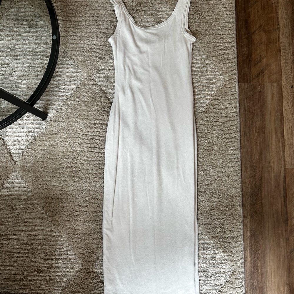 Elegant Cream Sleeveless Dress